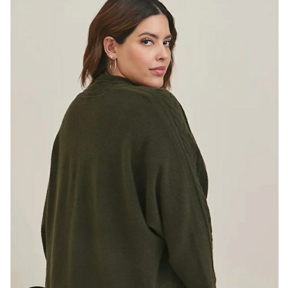 Torrid Everday Plush Dolman Sleeve Shrug Sweater - Picture 3 of 4